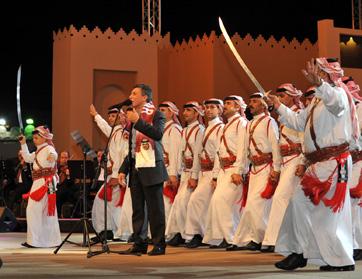 العبدللات والعراقي ينثران النغم الأصيل في سوق واقف